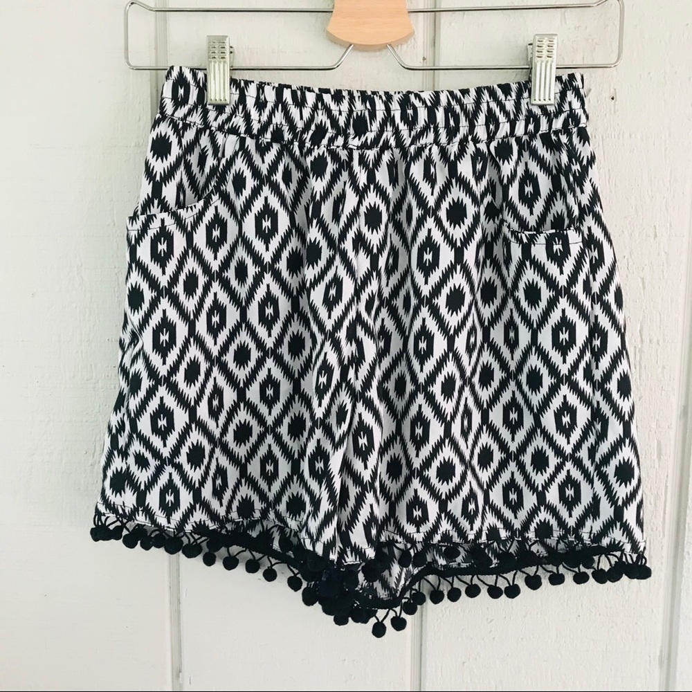 CYN by Cynthia Mehra shorts with Pom tassels